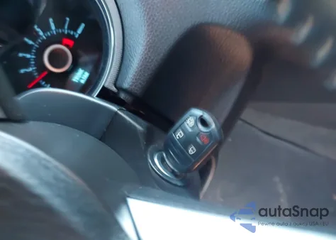 2013 Ford Mustang V6 z USA, uszkodzony, nr VIN 1ZVBP8AM8D5277358